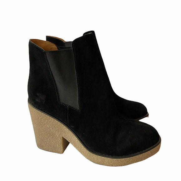 Urban Outfitters Posey Gumsole Classic Boots Boho Black Suede Upper Size 10M - Picture 4 of 11
